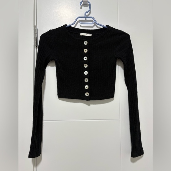 Wilfred Tops - Wilfred Black Ribbed Mother of Pearl Button-Down Top